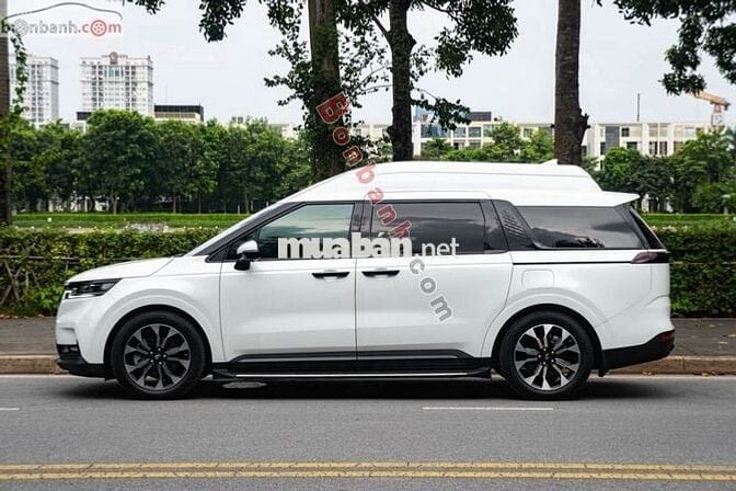 Xe Kia Carnival Royal 2.2D 2022 - 1 Tỷ 720 Triệu