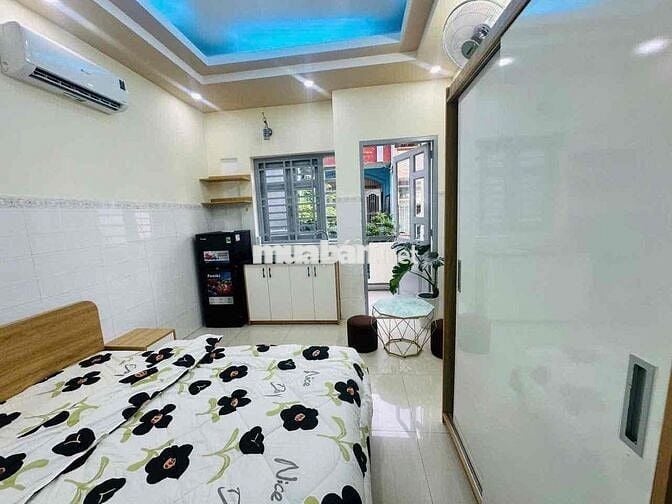 Trống phòng BAN CÔNG - Full NỘI THẤT - Ngay toà nhà Viettel Quận 3