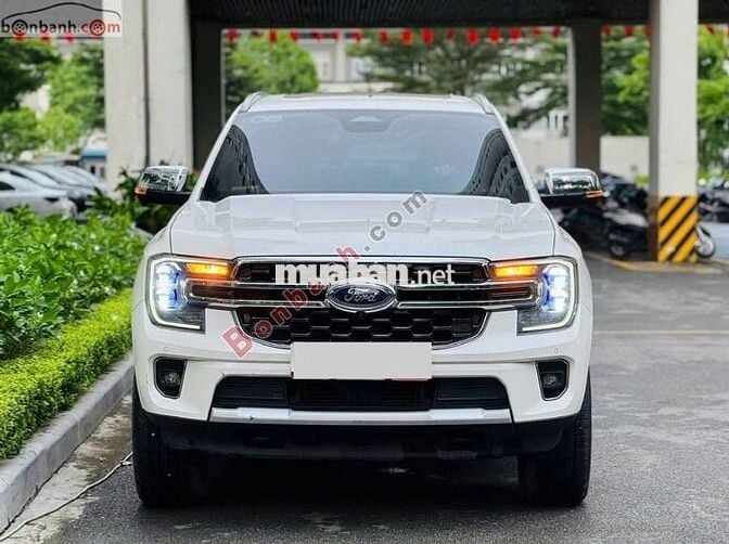 Xe Ford Everest Titanium 2.0L 4x2 AT 2023