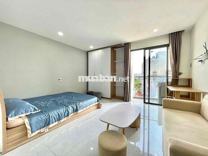 STUDIO BAN CÔNG - FULL NỘI THẤT - ĐI BỘ QUA ĐH VLU CS3