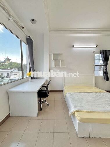 STUDIO BAN CÔNG, CỬA SỔ THOÁNG, FULL NỘI THẤT GẦN NGÃ TƯ HÀNG XANH