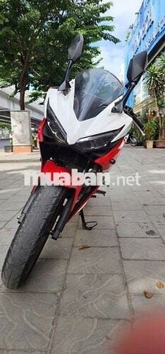 Xe côn tay CBR 150 năm 2019 màu đỏ trắng