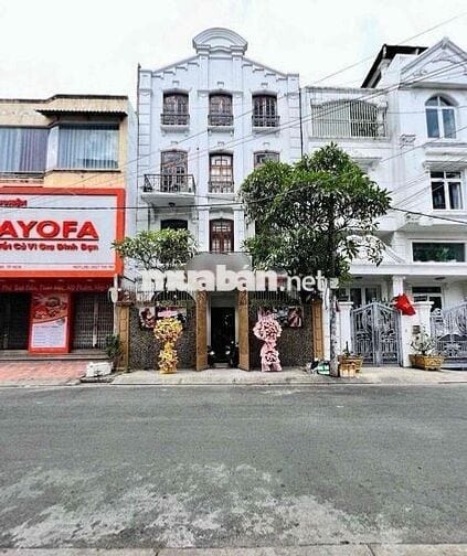 NHÀ BIỆT THỰ HẺM XE TĂNG GIÁ TỐT Ở Q10