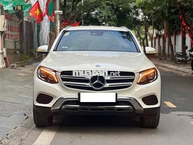 Mercedes Benz GLC250 4Matic sx 2016 màu trắng