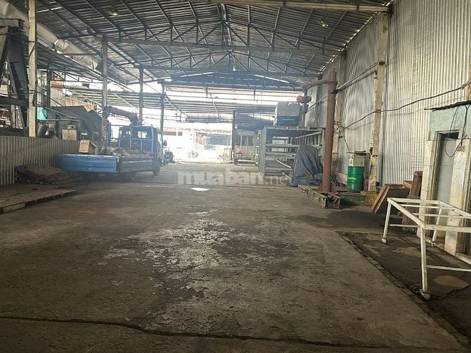 Cho thuê Mặt bằng QL1A Q12 550m2 thông thoáng, có điện 3 pha, có VP