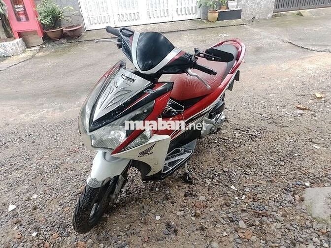 Xe máy Honda Air Blade màu Đỏ, Trắng, Đen