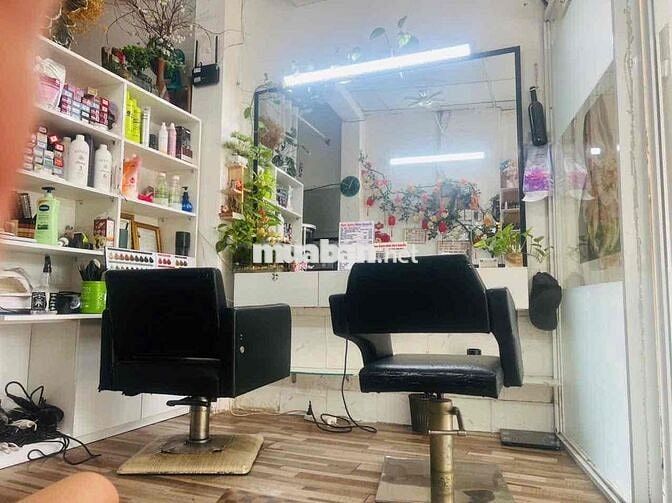 Cần sang tiệm tóc nhỏ, khách ổn định, ngay chợ