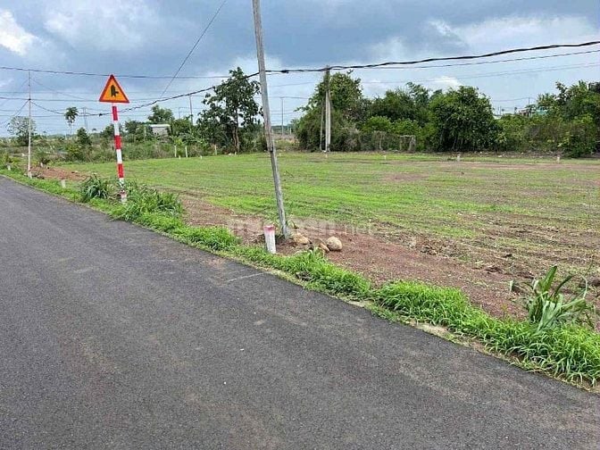 Chỉ 780tr, lô đất ngay cổng sau KCN Đất đỏ, cách Phạm Hùng 100m
