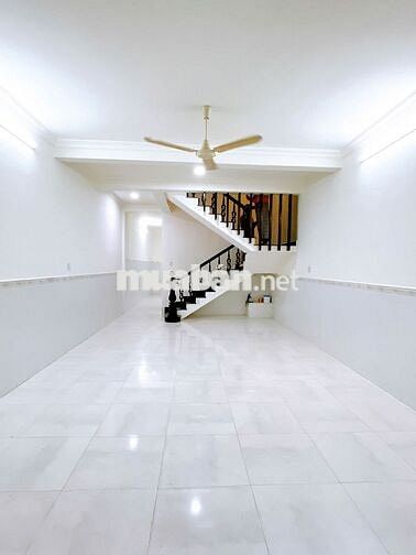 Nhà Mới Đẹp - Mặt Tiền Hiền Vương, Quận Tân Phú. DT: 4,5x20met, 3 Tấm