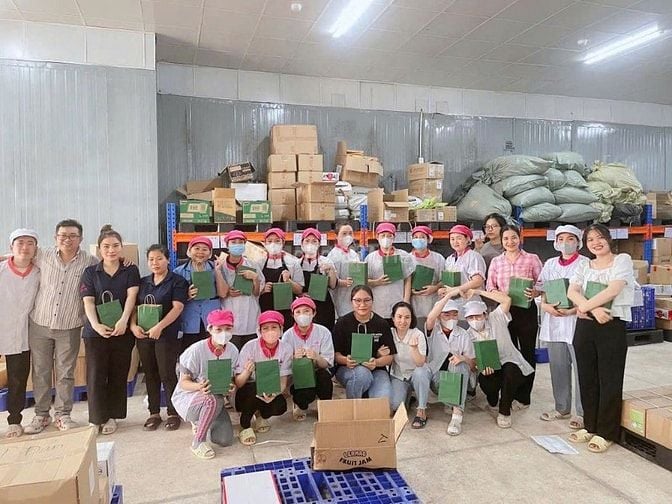 Công Nhân Sản Xuất Trà Sữa (KCN Tân Tạo)