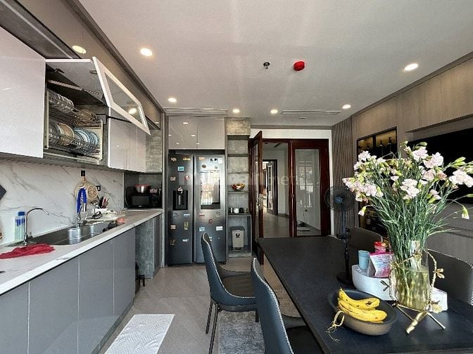 Hạ sâu! 7 tầng thang máy Hoàng Quốc Việt, tầm nhìn mới, đẳng cấp 5*