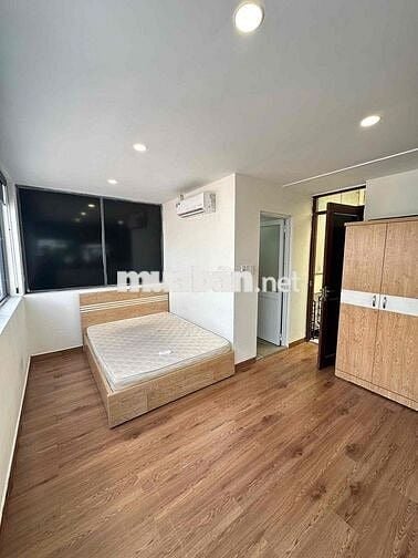 Phòng đầy đủ tiện nghi , thang máy