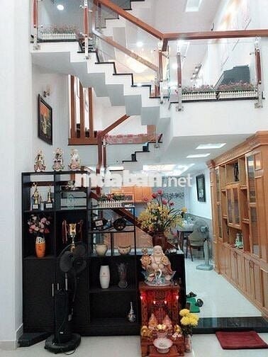 Bán nhà đường Phạm Văn Bạch, Tân Bình – 3 tầng, SHR, giá 6.95 tỷ