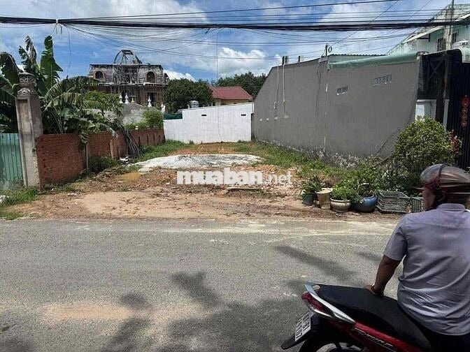 NHÀ VƯỜN DIỆN TÍCH 379m.  có 100m thổ cư dầu tiếng Bình Dương .