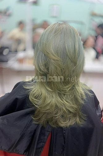 SALON TRÂM NGUYỄN TUYỂN GẤP 2 THỢ PHỤ GỘI ĐẦU, LÀM NAIL