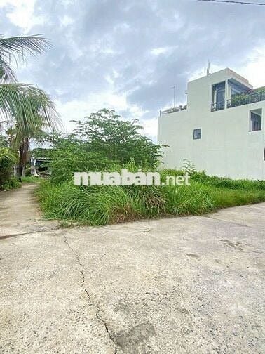 miếng đất chính chủ diện tích lớn 200m2, giá 879tr, gần kcn Gia Thuận