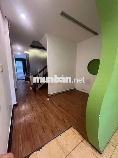 NHÀ CHO THUÊ TRUNG TÂM Q5 NỞ HẬU