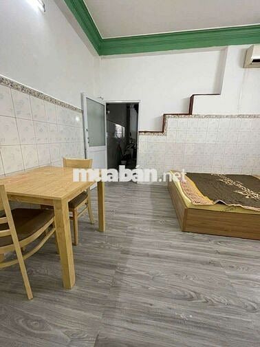 Cho thuê phòng dưới trệt. Đường Nghĩa Thục.Phường 6. Quận 5.