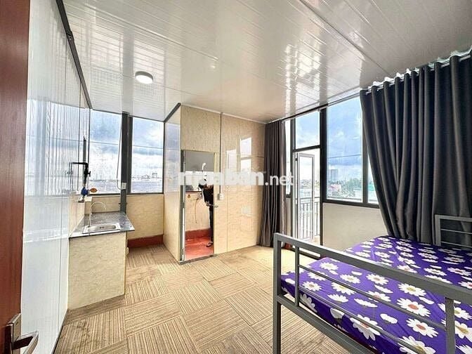 CHO THUÊ PHÒNG CÓ NỘI THẤT BAN CÔNG GẦN ĐH NGUYỄN TẤT THÀNH NGÃ TƯ GA