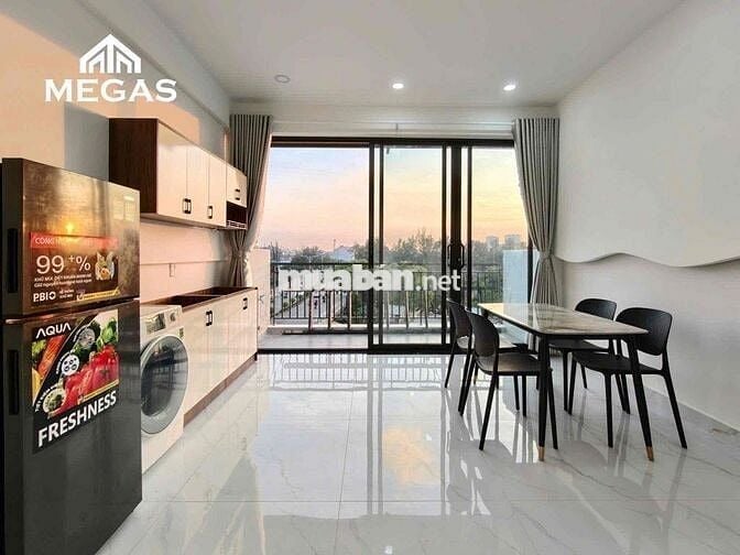 Cho Thuê Căn Hộ 1 Phòng Ngủ Ban Công Ngay Vòng Xoay Dân Chủ Quận 3 T11