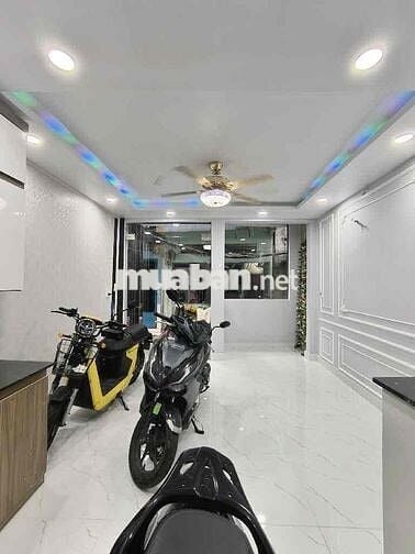 BÁN NHÀ 2 TẦNG - 43m2- 3PN, CMT8, QUẬN 3