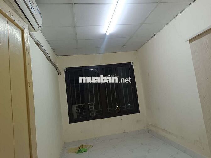 Cho thuê nhà 4tr5 tầng 3 C5 Kim Liên