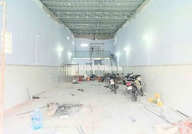 CHO  THUÊ  KHO  XƯỞNG  ( 240m2)  PHƯỜNG  TÂN QUÝ. QUẬN  TÂN  PHÚ