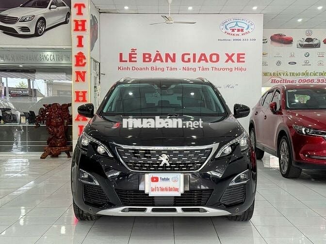 Peugeot 5008 1.6AL 2018 màu đen
