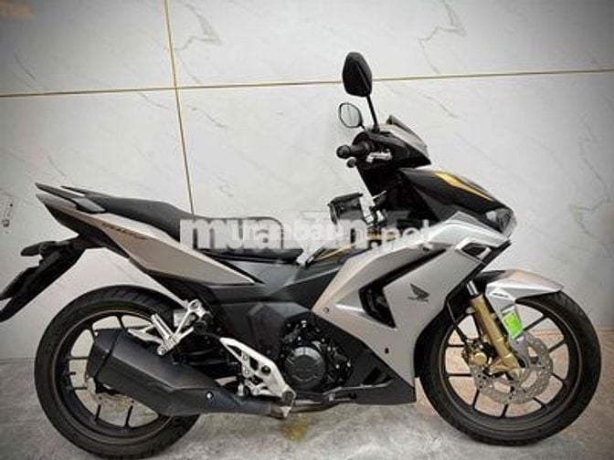 Cần tiền nên bán v4 xe như mới đi có 3800km