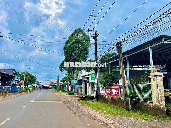 Bán nền 2 mặt tiền nhựa đối diện ủy ban Bình Lộc