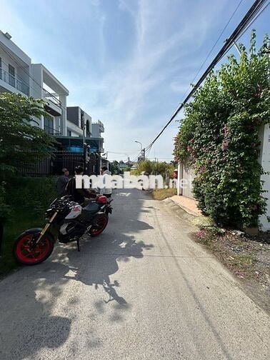 CHỦ BÁN GẤP LÔ ĐẤT MẶT TIỀN TẬP ĐOÀN 8, SAU TRƯỜNG THPT BÌNH CHÁNH