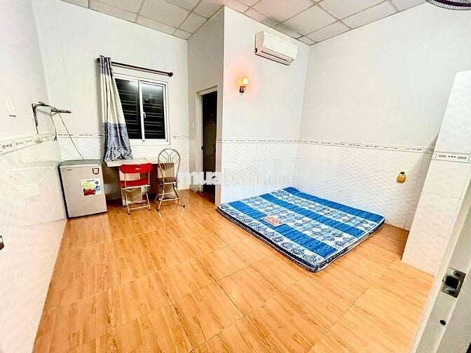 phòng trọ giá rẻ có cửa sổ đối diện công viên quận 12