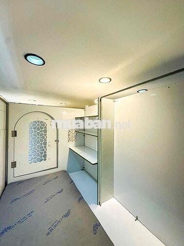 KTX NAM/NỮ NGAY NGÃ TƯ HÀNG XANH_ XÔ VIẾT NGHỆ TĨNH, P25, BÌNH THẠNH