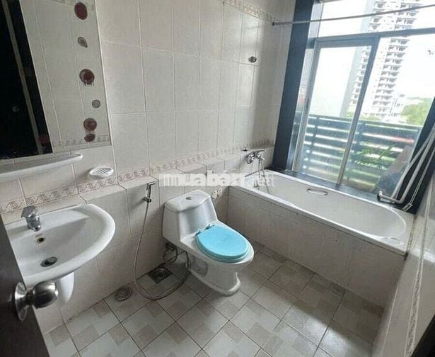 Bán căn hộ tại quận 7 full nội thất có sổ hồng