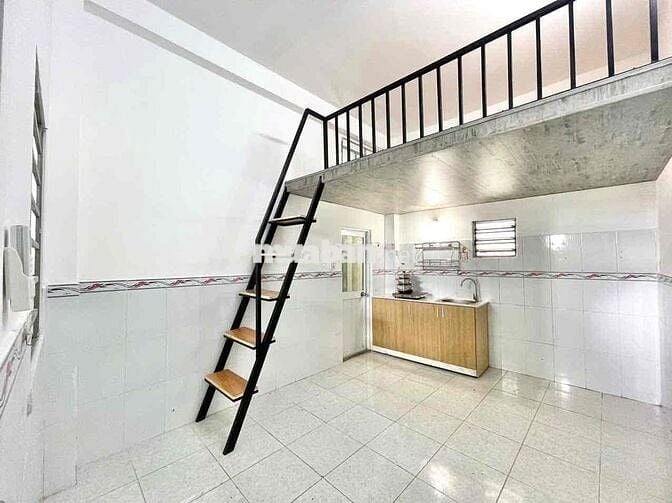 Phòng Gác Lửng, An Ninh Ngay Sân Bay, CV Gia Định