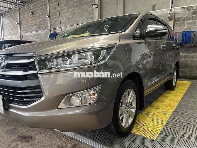 Toyota Innova 2017 2.0E - 117000 km
