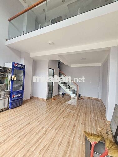 Nhà mới xây mặt tiền thuận tiện kinh doanh ,buôn bán, vỉa hè dài 10m .