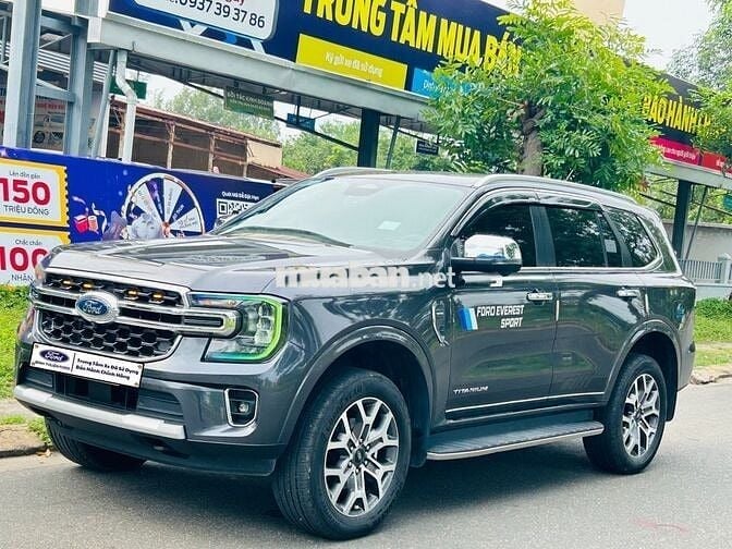 Ford Everest Titanium 4x2 AT 2023 - Ghi Xám