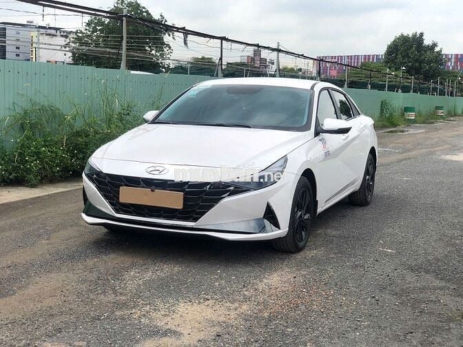 Hyundai Elantra 2025 1.6 AT Đặc biệt - 2000 km