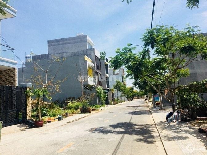 Đất đường Trần Não , Q2. Diện tích 100m2 - Gần VINCOM. GIÁ 2 tỷ 850