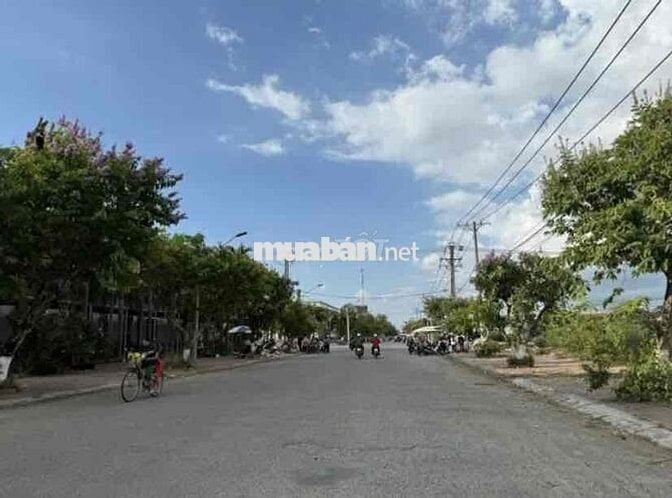 NỀN ĐẸP MẶT TIỀN NGUYỄN VĂN CUNG PHƯỜNG TÂN NGÃI