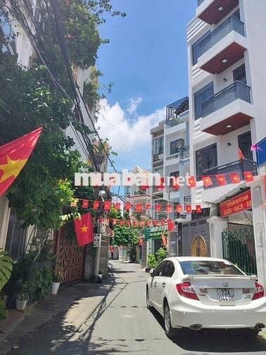 Cho Thuê Nhà Phố Cách Biển Bãi Sau 800m : 11.5tr 4PN Rộng