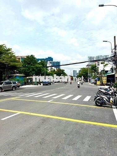 Bán đất mặt tiền hẻm 6m, đường Phú Thuận Quận 7, 80m2, nhỉnh 6 tỷ.