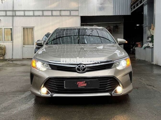 Toyota Camry 2016 2.0E,màu vàng cát