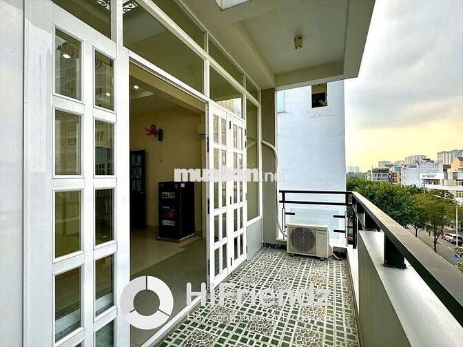 SANG NHÀ CHDV TRUNG SƠN 1H-1T-3L THANG BỘ 1MB-7P-8WC HIỆN FULL KHÁCH