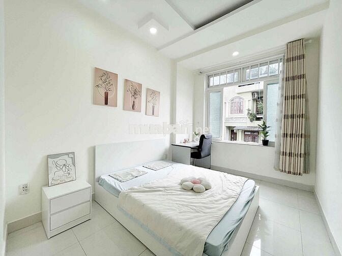 Cho thuê phòng 40m Cửa sổ Thang Máy Full nội thất. Trống sẵn