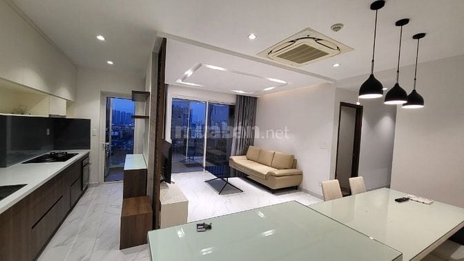 Cho thuê căn góc view sông Sunrise có 2 ban công nội thất cao cấp
