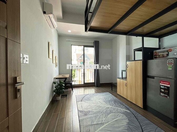 Căn hộ dạng duplex full nội thất ban công ngay đường Nguyễn Gia Trí