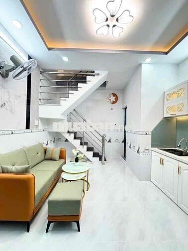 Bán Nhà Sổ Hồng , 4x5m, 2 Tầng, sát Q7 100m ,giá 1tỷ 750