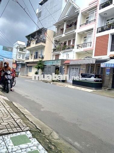 Đường 10M, 4×16M, 4PN, 5WC, có phòng xông hơi, MT KD đa nghành nghề